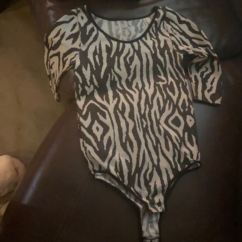Animal print bodysuit never worn but no tag